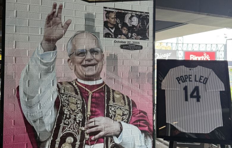 Ο Πάπας Λέων ΙΔ’ σε γκράφιτι στο στάδιο των White Sox στο Σικάγο