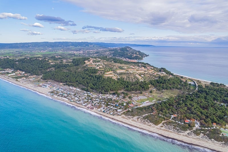 Έντεκα επενδυτικά σχήματα για την «Ακτή και Camping Ποσειδίου Καλάνδρας» Χαλκιδικής