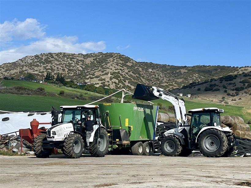 Αγροτικά μηχανήματα: STOLL ProfiLine: Ο βασιλιάς των φορτωτών πάτησε χωράφι!