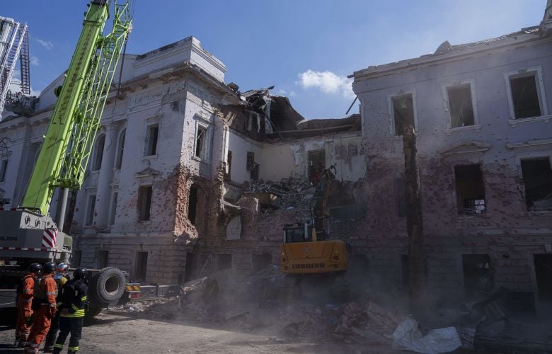 Τουλάχιστον τρεις νεκροί και 11 τραυματίες από ρωσικό πλήγμα σε προάστιο του Σούμι της Ουκρανίας