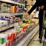 Mικρότερο και με προσφορές το καλάθι τροφίμων δείχνει έρευνα του ΙΕΛΚΑ