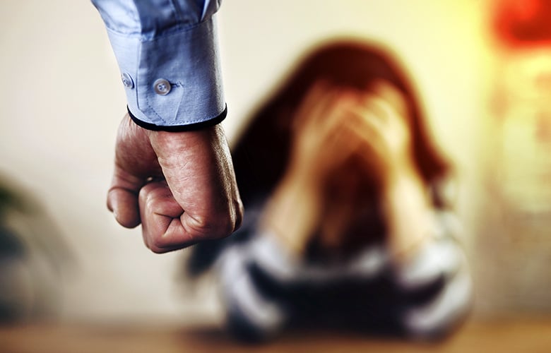 Απειλούσε να σκοτώσει την πρώην σύντροφό του έξω από το νηπιαγωγείο του παιδιού τους