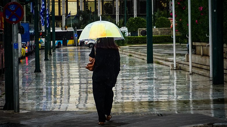 Ισχνή μεταβολή της θερμοκρασίας με κατά τόπους βροχές