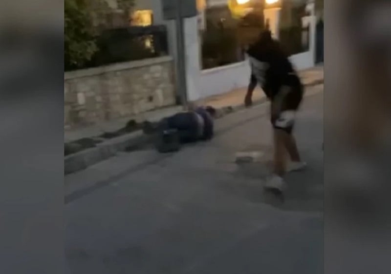 Βίντεο ντοκουμέντο της άγριας επίθεσης ανηλίκου στον 50χρονο στα Γλυκά Νερά