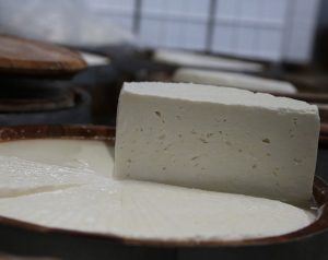 «Καμπανάκι» ΣΕΒΓΑΠ για προκλήσεις ελληνικών γαλακτοκομικών, σημαία Φέτα και Γιαούρτι - Τυροκόμος