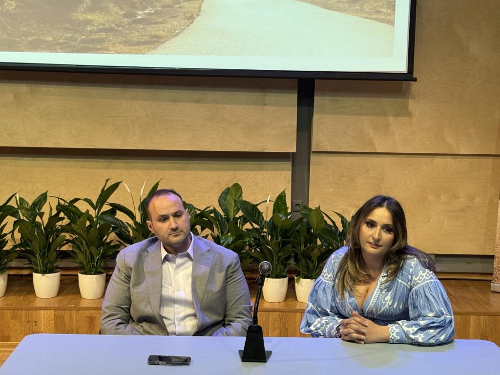 Το σχέδιο της οικογένειας Σαράντη για τη ΔΩΔΩΝΗ και η αγκαλιά με το 1 δις - Τυροκόμος
