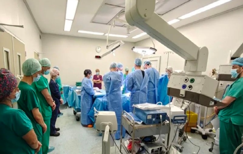 Συγκλονιστικές στιγμές στο νοσοκομείο του Ρίου: Ενός λεπτού σιγή για τον 14χρονο που πνίγηκε στον Άραχθο