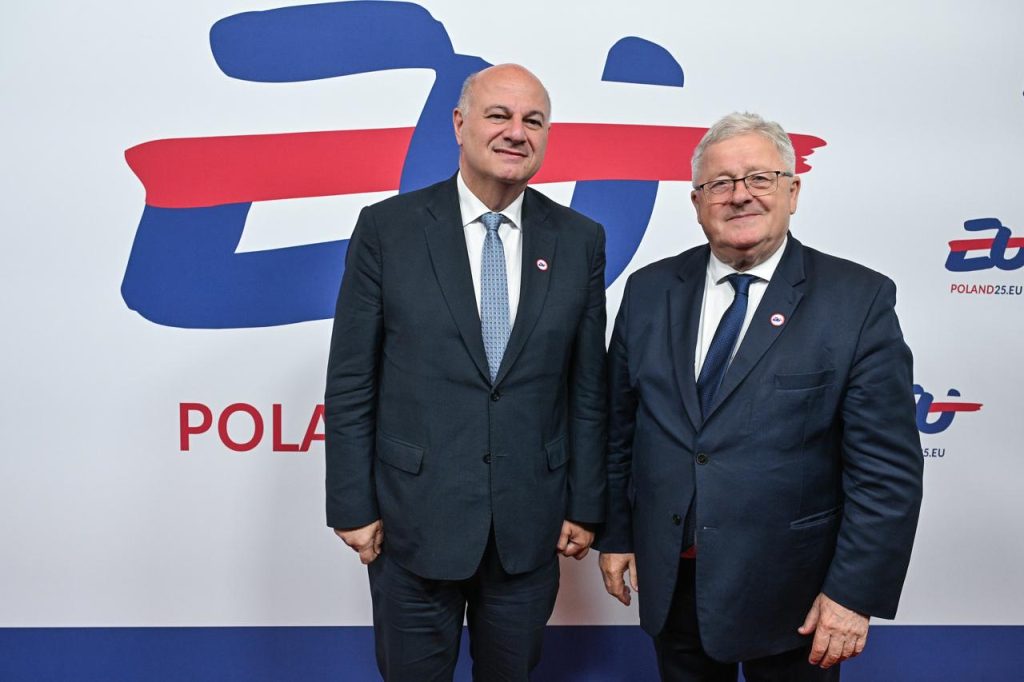 Ο Επίτροπος γεωργίας υποστηρίζει την βασική δομή της ΚΑΠ καθώς επίκειται η μάχη του προϋπολογισμού στις Βρυξέλλες