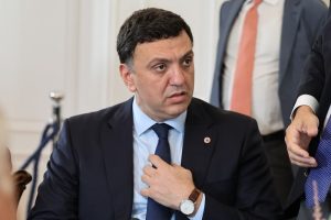 Κικίλιας: Εκδίδουμε συνεχείς ειδοποιήσεις στα πλοία μας στα στενά του Ορμούζ