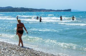 Καιρός: Ζέστη σε ολόκληρη τη χώρα – Πού θα φτάσει η θερμοκρασία μέχρι τους 37 βαθμούς