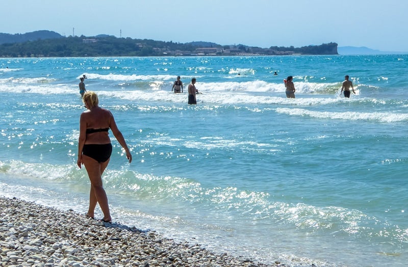 Καιρός: Ζέστη σε ολόκληρη τη χώρα – Πού θα φτάσει η θερμοκρασία μέχρι τους 37 βαθμούς
