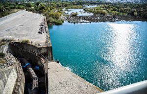 «Ελπίζουμε σε ένα δεύτερο θαύμα», λέει ο Γιαννακός για τα παιδιά που ανασύρθηκαν από τον ποταμό Άραχθο