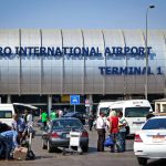 Δεκάδες Έλληνες κρατούνται στο αεροδρόμιο του Καΐρου – Θέλουν να συμμετάσχουν στη δράση «Πορεία προς τη Γάζα»