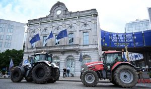 «Κάτω τα χέρια» από την ΚΑΠ λένε οι αγρότες, καθώς η ΕΕ σχεδιάζει αναδιάρθρωση του προϋπολογισμού