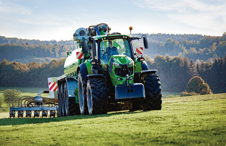 Τα Deutz-Fahr Series 8 TTV τερματίζουν ισχύ και άνετη λειτουργία για τον χειριστή