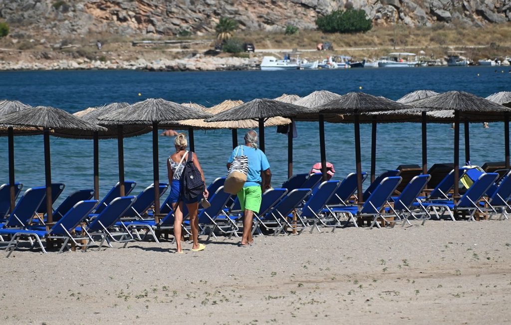 Καιρός: Ηλιοφάνεια, με σποραδικές μόνο νεφώσεις και πολύ υψηλές θερμοκρασίες