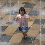 Η τροπική καταιγίδα Wutip σαρώνει την κινέζικη επαρχία Χαϊνάν