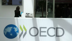 Ανάπτυξη 2% για την ελληνική οικονομία το 2025 βλέπει ο ΟΟΣΑ