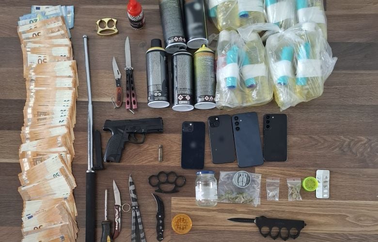 Για 7 κακουργήματα διώκονται οι συλληφθέντες-οπαδοί που εμπλέκονται σε δύο εγκληματικές οργανώσεις