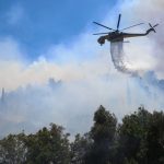 Μαίνεται σε τρία μέτωπα η φωτιά στη Χίο – Έξι χωριά εκκενώθηκαν