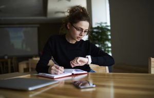 Πώς αμείβονται οι εργαζόμενοι του ιδιωτικού τομέα την ημέρα του Αγίου Πνεύματος