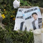 Σε κρίσιμη κατάσταση εξακολουθεί να νοσηλεύεται ο Κολομβιανός γερουσιαστής Ουρίμπε μετά τους πυροβολισμούς που δέχθηκε