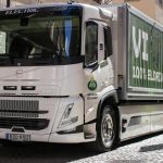 Η Volvo Trucks και ο σεφ Marcus Samuelsson συνεργάζονται για τη μείωση των εκπομπών ρύπων στις μεταφορές τροφίμων