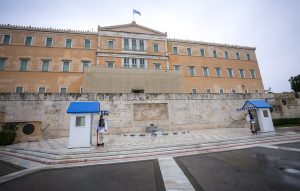 Δύο πρώην υπουργούς  Γεωργίας παραπέμπει στη Βουλή για ποινικά αδικήματα από τις  απάτες του ΟΠΕΚΕΠΕ  η εισαγγελία της ΕΕ