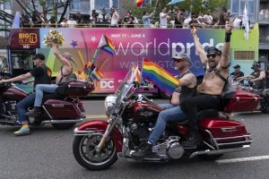 Xιλιάδες μέλη της ΛΟΑΤΚΙ κοινότητας πραγματοποίησαν πορεία στην Ουάσινγκτον με αφορμή το World Pride