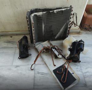 Συνελήφθησαν στα… πράσα δύο άντρες που αποσπούσαν κλιματιστικά και χαλκοσωλήνες από σχολείο στην Ηλιούπολη