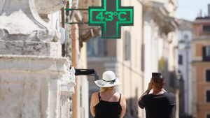 «Ο κόσμος να μάθει να ζει με τους καύσωνες» προειδοποιεί ο Παγκόσμιος Οργανισμός Μετεωρολογίας