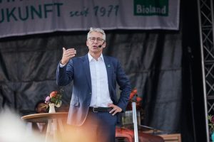 Μεγαλύτερη στήριξη σε πρωτοβουλίες βιώσιμης καλλιέργειας ζητά από την Κομισιόν ο IFOAM - Fresher