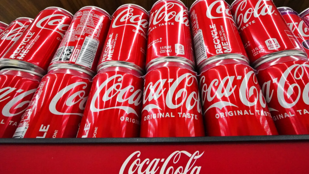 Άκουσε Τραμπ για ζάχαρη από ζαχαροκάλαμο η Coca-Cola