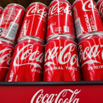 Άκουσε Τραμπ για ζάχαρη από ζαχαροκάλαμο η Coca-Cola