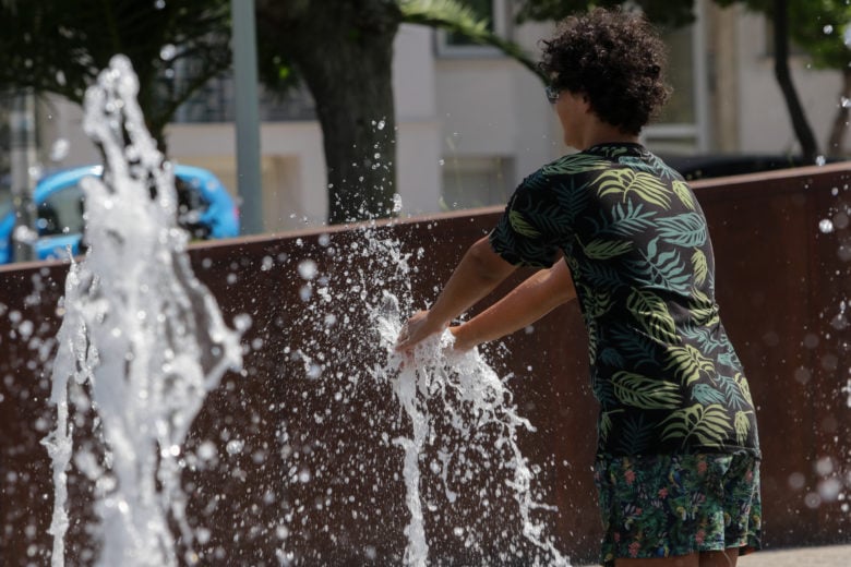 Καιρός: Στον «φούρνο» η χώρα με θερμοκρασίες έως και 44°C