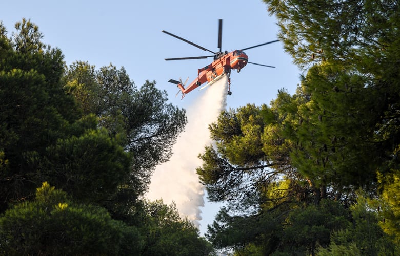 Καλύτερη η εικόνα της φωτιάς στα Λιβερά Κοζάνης – Καίει τα τελευταία 24ωρα σε δύσβατη περιοχή