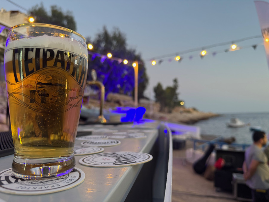 H EZA γιορτάζει την επανακυκλοφορία της μπύρας Πειραϊκή - Beer & Brunch