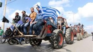 Συλλαλητήριο αγροτών με τρακτέρ σήμερα στον δρόμο Λάρισας – Αγιάς στο ύψος του Ελευθερίου