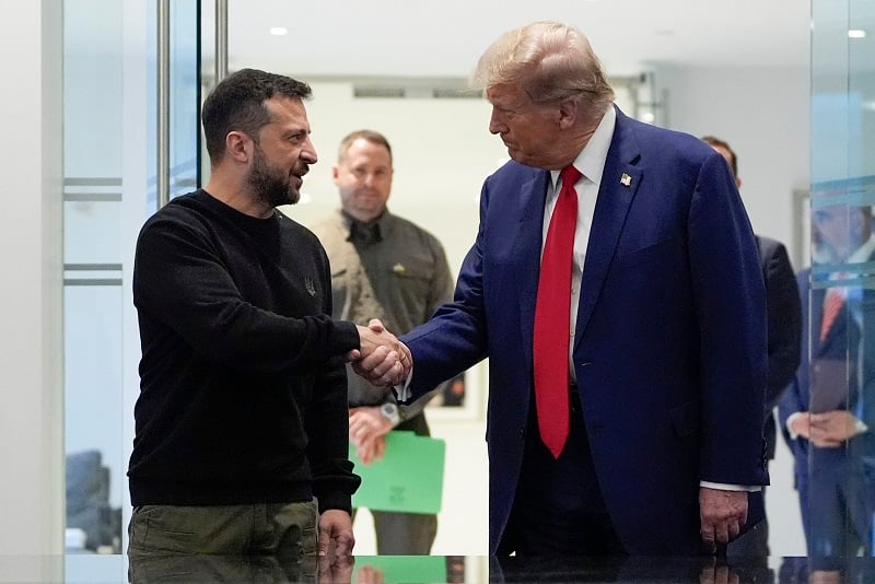 Ο Τραμπ ρώτησε τον Ζελένσκι αν η Ουκρανία μπορεί να χτυπήσει τη Μόσχα με όπλα μεγάλου βεληνεκούς – Οι πύραυλοι Tomahawk και ATACMS