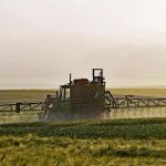 Η ΕΕ χρειάζεται σχεδόν 2 χρόνια για να διαπιστώσει αν η γλυφοσάτη προκαλεί καρκίνο