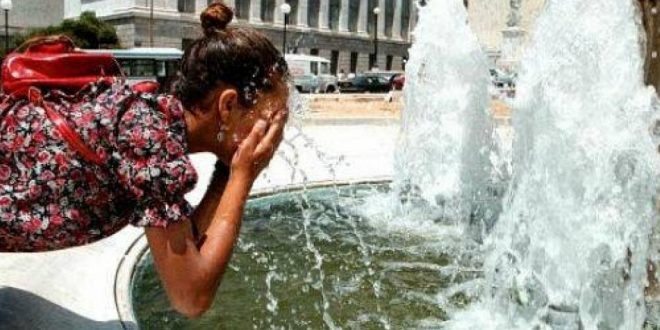 Σε κλοιό καύσωνα η χώρα για ένα 4ήμερο