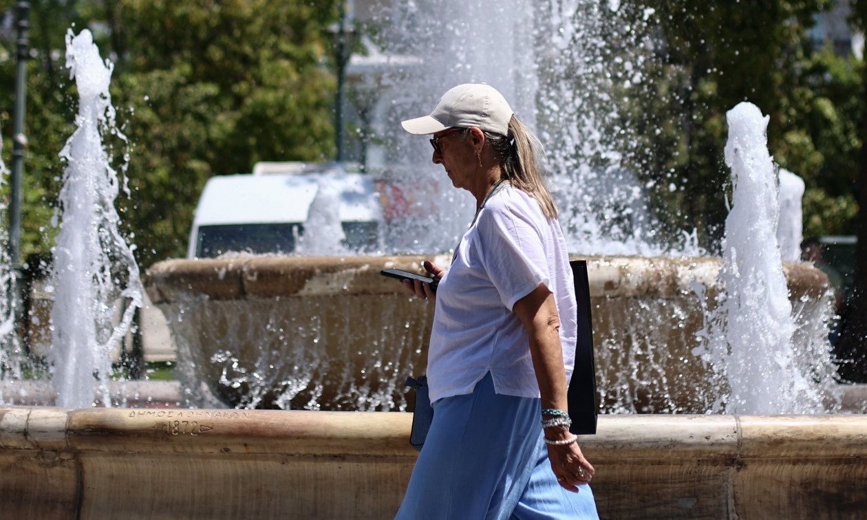 Μέχρι την Κυριακή ο καύσωνας, στα μέσα της εβδομάδας θερμικό σοκ προειδοποιεί η ΕΜΥ