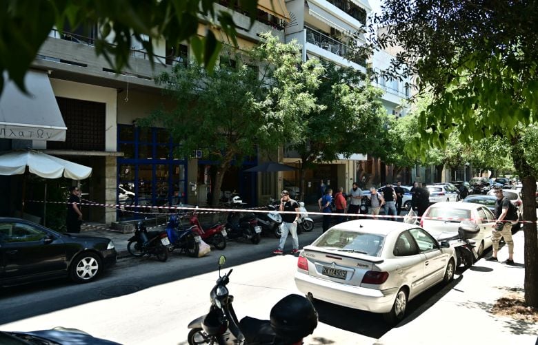Πυροβολισμοί σε καφετέρια στον Κολωνό: Δεν διατρέχουν κίνδυνο οι ζωές των τραυματιών