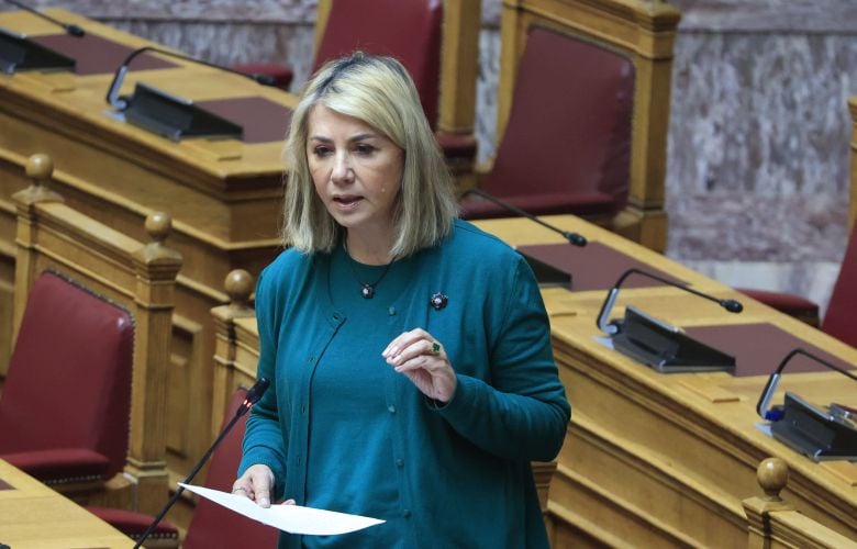 Συνελήφθη δημοσιογράφος που φέρεται να εκβίαζε την υφυπουργό, Ζέττα Μακρή