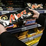 H Κομισιόν σταματά προσωρινά την έρευνα για εξαγορά Kellanova από Mars