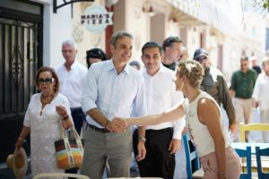 Μητσοτάκης από Σκιάθο: Κλείνουμε τα αυτιά στην τοξικότητα, εργαζόμαστε σκληρά και λύνουμε προβλήματα
