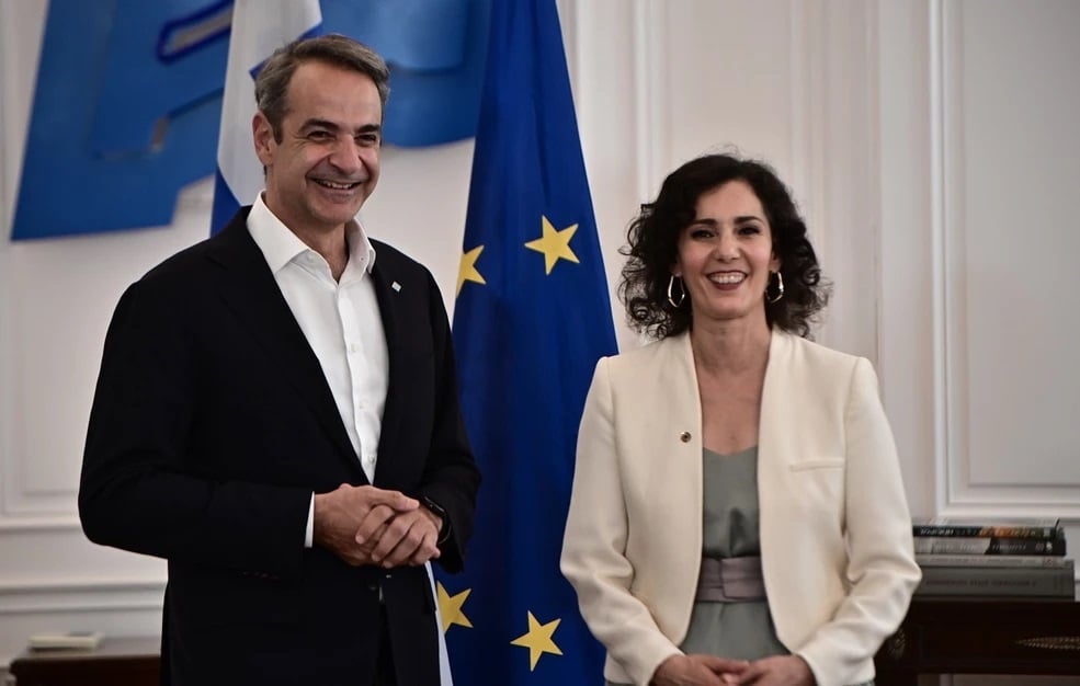 Συνάντηση Μητσοτάκη με την Ευρωπαία επίτροπο Διαχείρισης Κρίσεων: Κορυφαία προτεραιότητά μας η ενίσχυση της πολιτικής προστασίας και του μηχανισμού ετοιμότητας