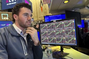 Στο 1,76% αυξήθηκε η απόδοση των τρίμηνων εντόκων γραμματίων του Ελληνικού Δημοσίου