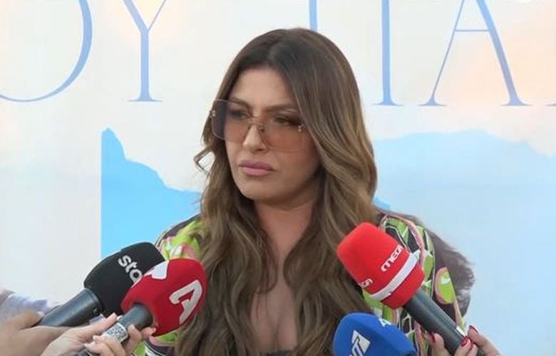 Έλενα Παπαρίζου: Ο Γιάννης Πάριος είναι πατέρας, φίλος και αδελφός