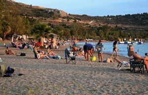 Καιρός: Υψηλές θερμοκρασίες και άνεμοι έως 6 μποφόρ στα πελάγη